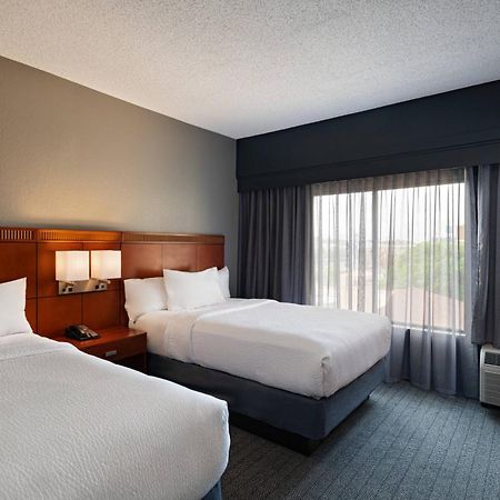 Готель Courtyard By Marriott San Antonio Airport Екстер'єр фото