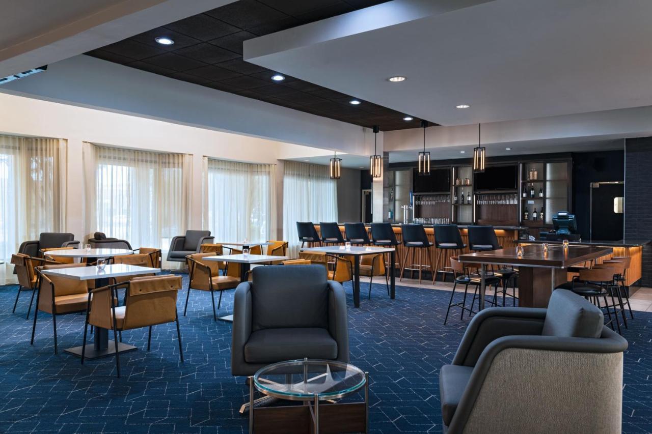 Готель Courtyard By Marriott San Antonio Airport Екстер'єр фото