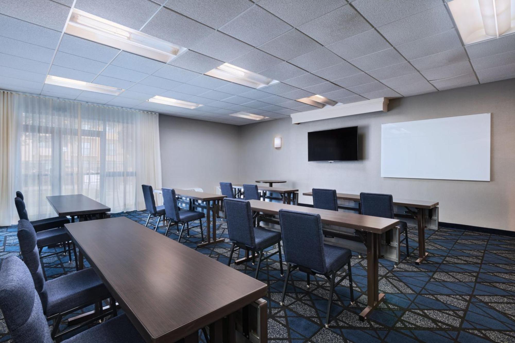 Готель Courtyard By Marriott San Antonio Airport Екстер'єр фото