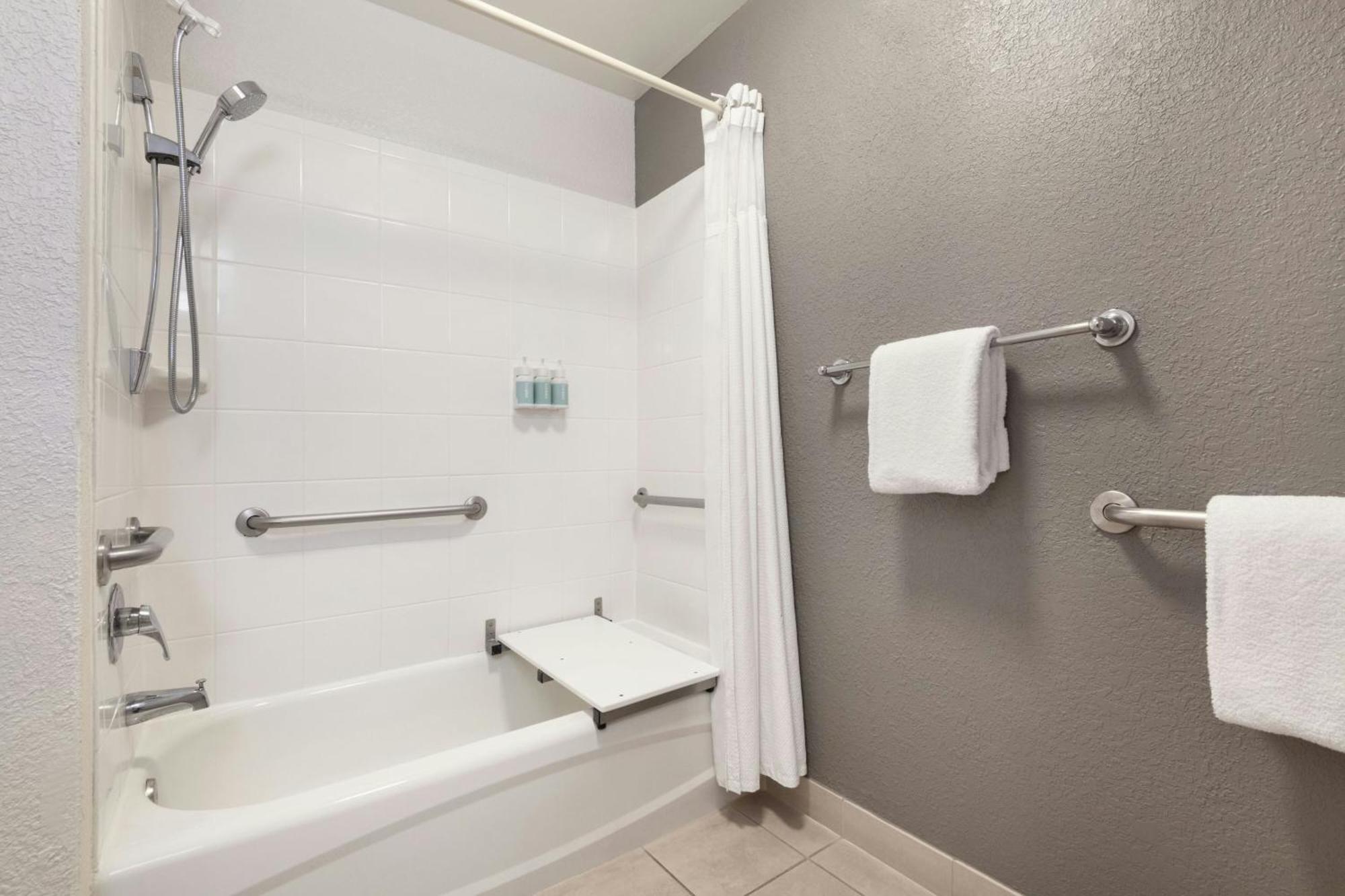 Готель Courtyard By Marriott San Antonio Airport Екстер'єр фото