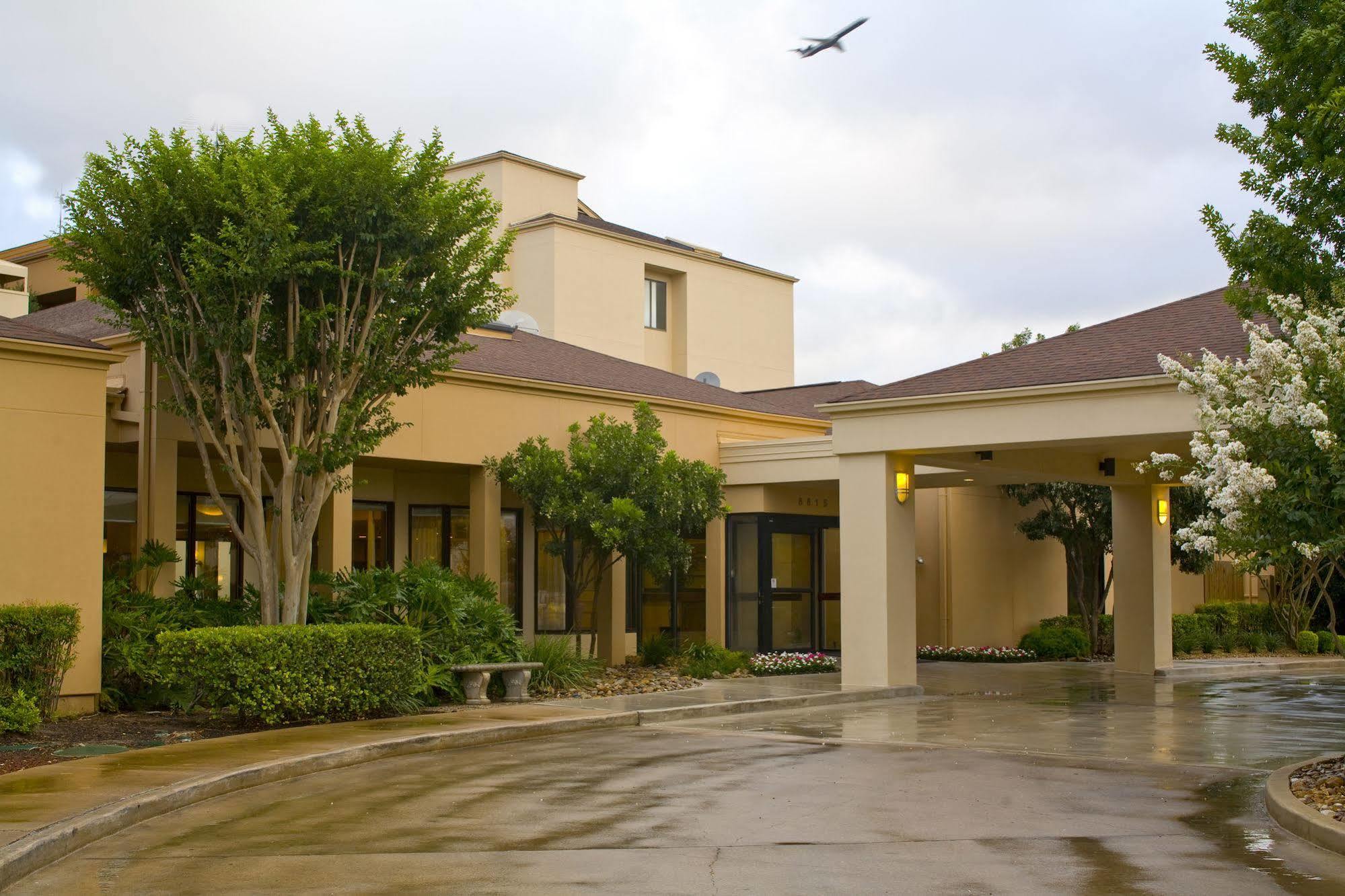 Готель Courtyard By Marriott San Antonio Airport Екстер'єр фото