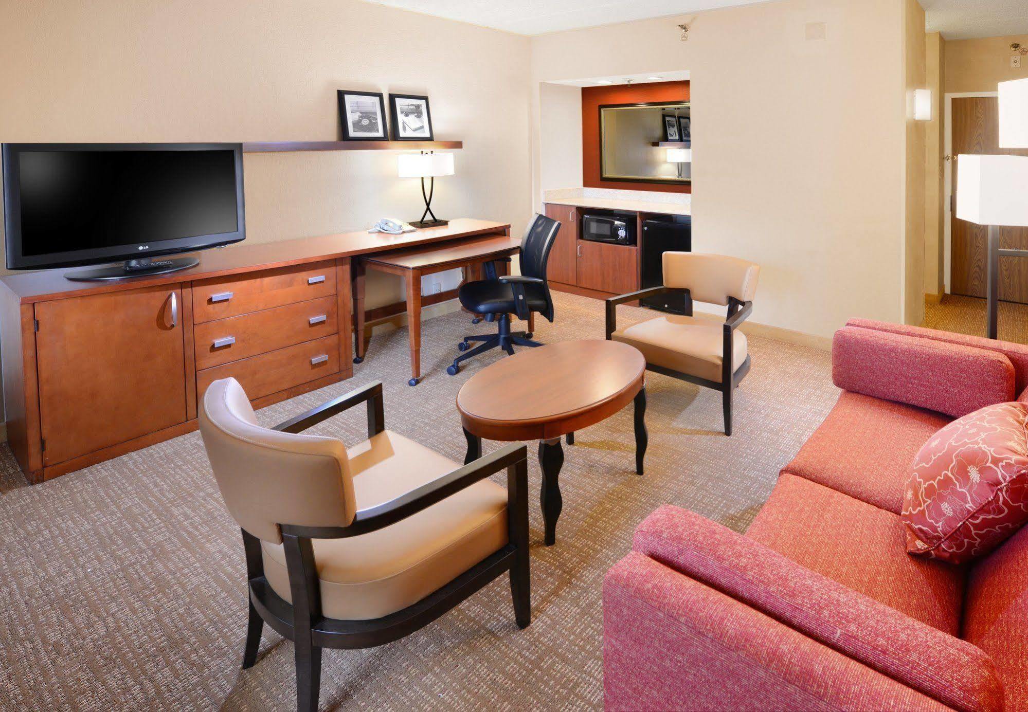 Готель Courtyard By Marriott San Antonio Airport Екстер'єр фото